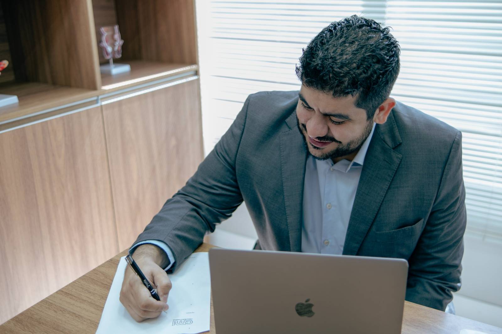 Dr. Adiney Esteves - Cirurgia Especializada